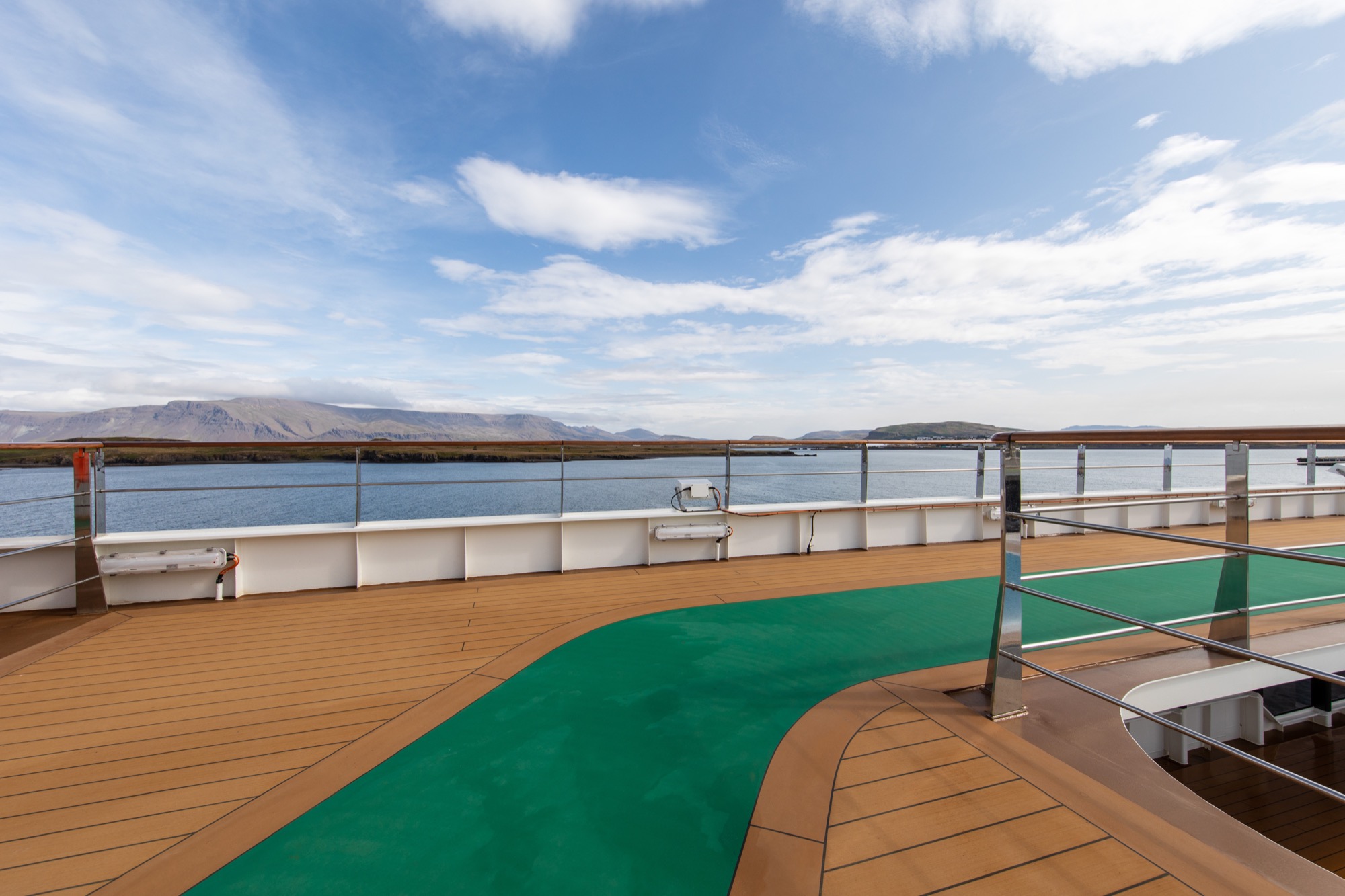 Quark Expeditions_World Explorer_Outdoor Track _2_.jpg